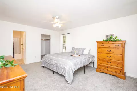 Bedroom - 123 Willow Dr, Moyock, NC 27958 photo 2 of 5