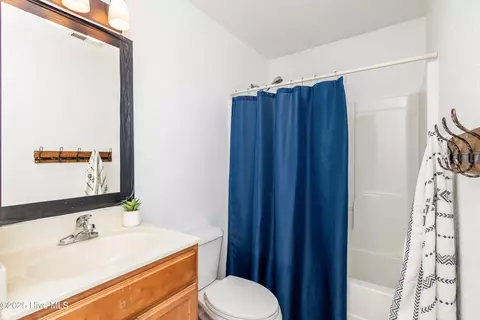 Bath - 123 Willow Dr, Moyock, NC 27958 photo 2 of 2