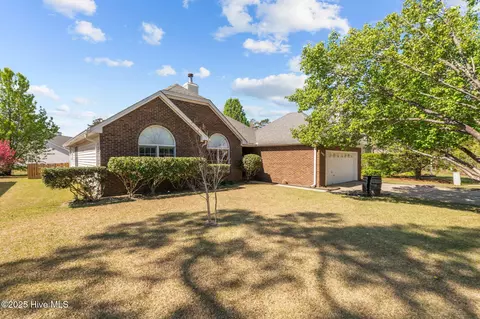 202 Venturi Dr, New Bern, NC 28560