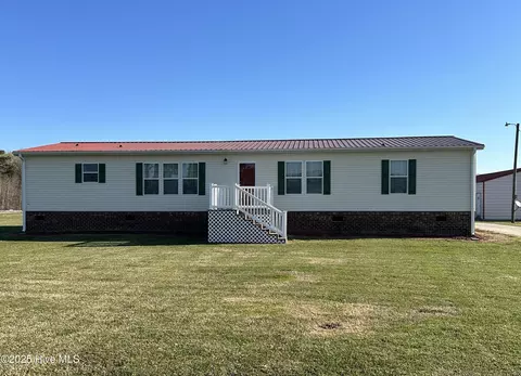 1853 Ross Rd, Robersonville, NC 27871