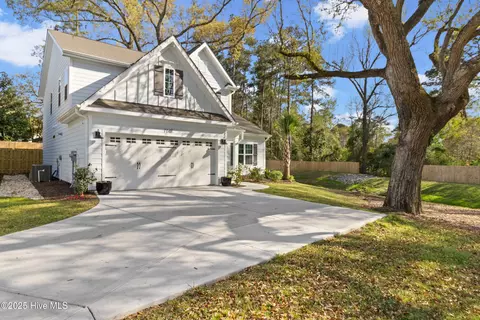 1148 Sea Lavender Dr, Wilmington, NC 28403
