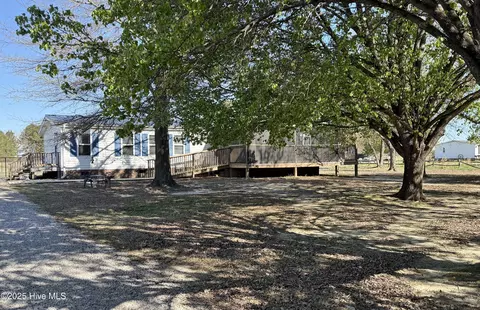 2534 Cobb Dail Rd, Farmville, NC 27828