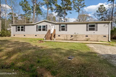 109 Virginia Creek Dr, Hampstead, NC 28443