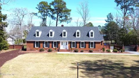 1907 Pawnee Dr, Kinston, NC 28504
