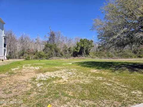 216 Colleton Sq, Newport, NC 28570