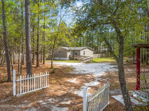 360 Old Folkstone Rd, Holly Ridge, NC 28445