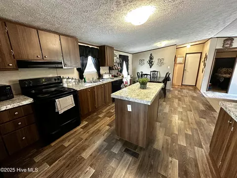 539 Queen St, Simpson, NC 27879 photo 2