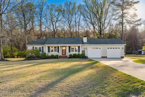214 Wanda Dr, Pikeville, NC 27863