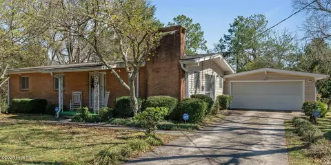 225 N Glover St, Southern Pines, NC 28387