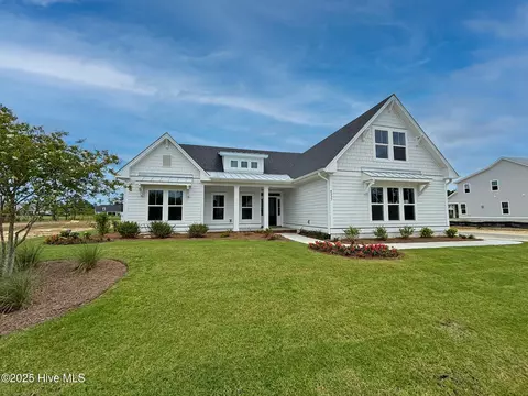 7313 Foxbriar Dr, Leland, NC 28451