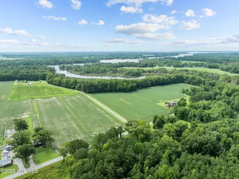 8 Sawmill Landing Rd, Bath, NC 27808