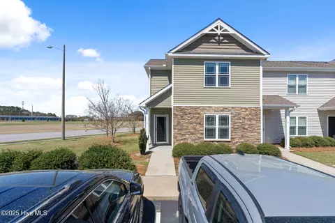 4109 Kittrell Farms Dr #B1, Greenville, NC 27858