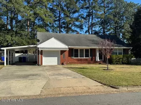 415 S Pembroke Ave, Ahoskie, NC 27910