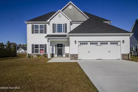 1852 Olde Towne Pointe Blvd, Jacksonville, NC 28546