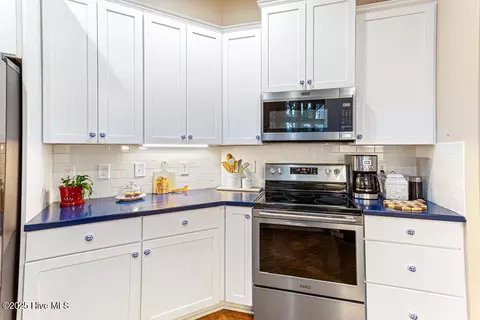 Kitchen - 6 Sassafras Ln, Pinehurst, NC 28374 photo 2 of 4