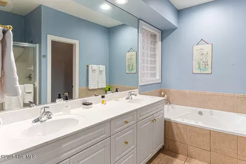 Bath - 6 Sassafras Ln, Pinehurst, NC 28374 photo 1 of 4