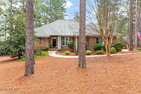 6 Sassafras Ln, Pinehurst, NC 28374