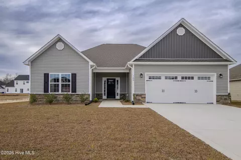 708 Regiment Rd, Jacksonville, NC 28546