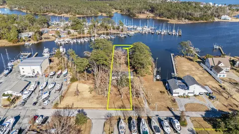 1238 Neuse Dr, Oriental, NC 28571
