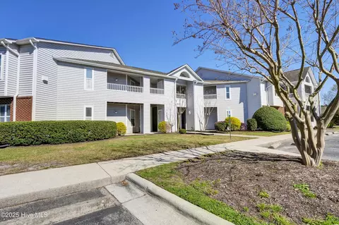 4119 Breezewood Dr #104, Wilmington, NC 28412