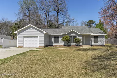 284 Raintree Rd, Jacksonville, NC 28540