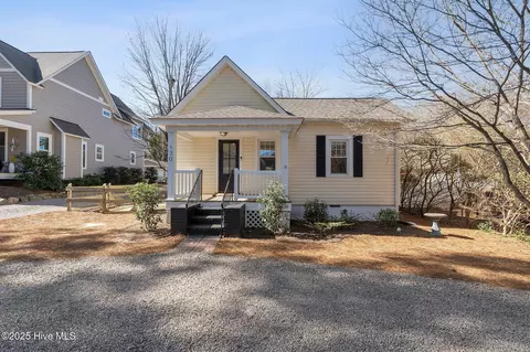 130 E Maine Ave, Southern Pines, NC 28387