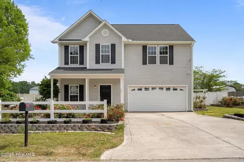 104 Marvin Glen Ct, Richlands, NC 28574
