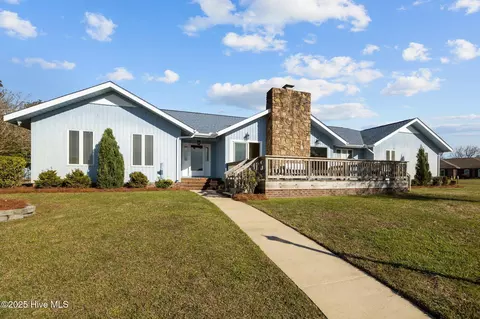 212 Sandpiper Dr, Newport, NC 28570