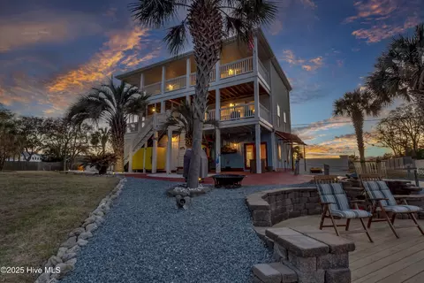 1001 Waterview Pl, Carolina Beach, NC 28428