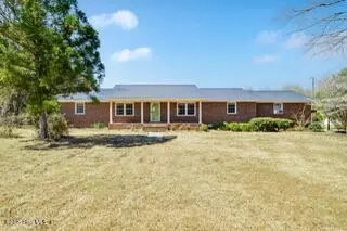 490 Jonestown Rd, Wallace, NC 28466