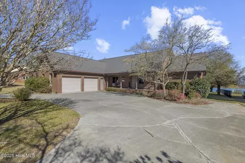 108 Inlet Ct, Hampstead, NC 28443 photo 4