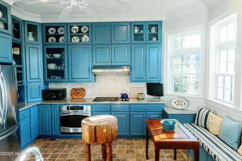 Kitchen - 415 Handys Point Ln, Bath, NC 27808 photo 3 of 8
