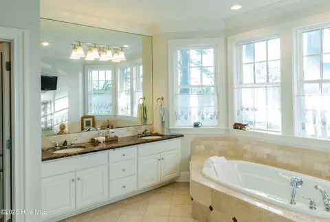Bath - 415 Handys Point Ln, Bath, NC 27808 photo 3 of 8