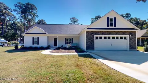 209 Dobbs Dr SE, La Grange, NC 28551