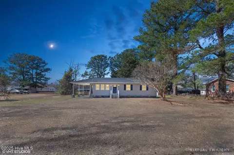 94 Nixon Ave, Rocky Point, NC 28457
