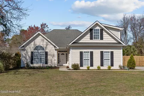 324 Foxwood Ln, Wilmington, NC 28409