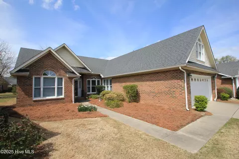 102 Loblolly Cir, Greenville, NC 27858