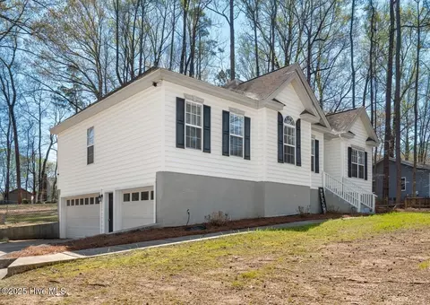2699 Horseshoe Dr, Rocky Mount, NC 27804