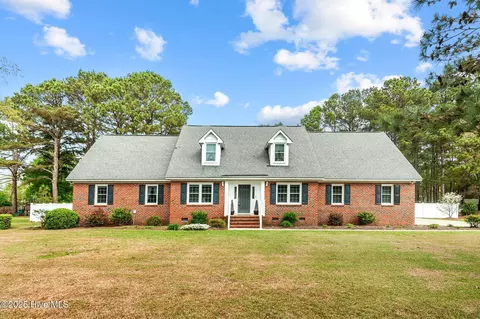 107 Squire Dr, Winterville, NC 28590