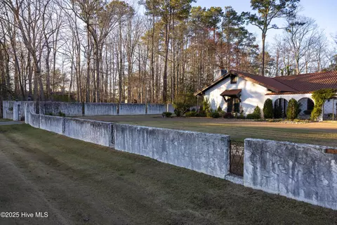 Exterior - 903 Robert St, Windsor, NC 27983 photo 22 of 25