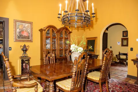 Dining - 903 Robert St, Windsor, NC 27983 photo 1 of 4