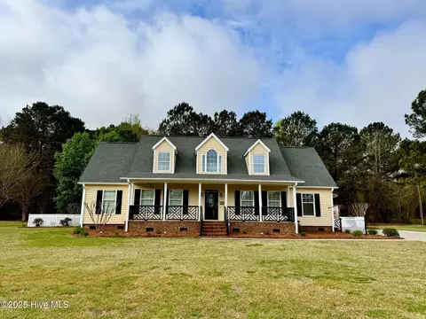 2726 Saint John Cir, Kinston, NC 28504