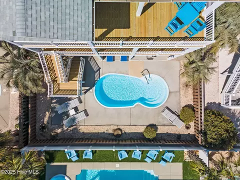 Exterior - 352 E Second St, Ocean Isle Beach, NC 28469 photo 7 of 14