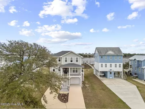 229 Waterway Dr, Sneads Ferry, NC 28460