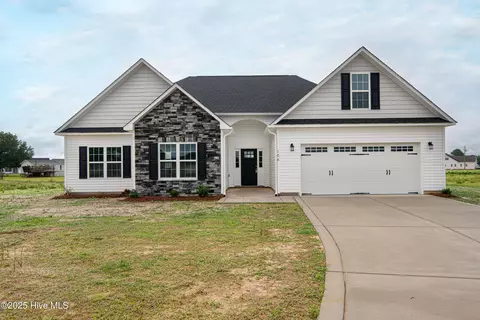 106 Nova Pl, Pikeville, NC 27863