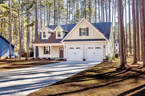 16620 Titmouse Ct, Wagram, NC 28396