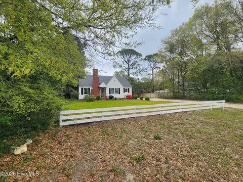 4909 Oleander Dr, Wilmington, NC 28403