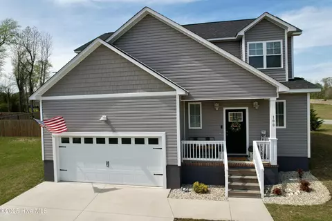 100 Baker Rd, Hubert, NC 28539