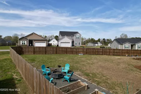 Exterior - 100 Baker Rd, Hubert, NC 28539 photo 1 of 11