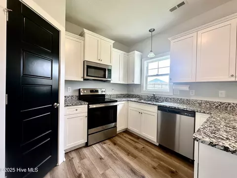 Kitchen - 100 Baker Rd, Hubert, NC 28539 photo 8 of 9